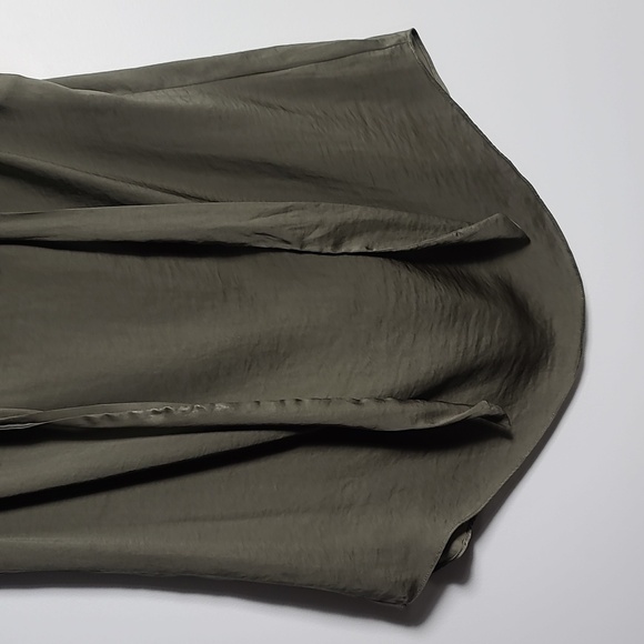 CABI Cinch Blouse Olive Green Sleeveless Tie Front Blouse Size Small - Picture 5 of 15